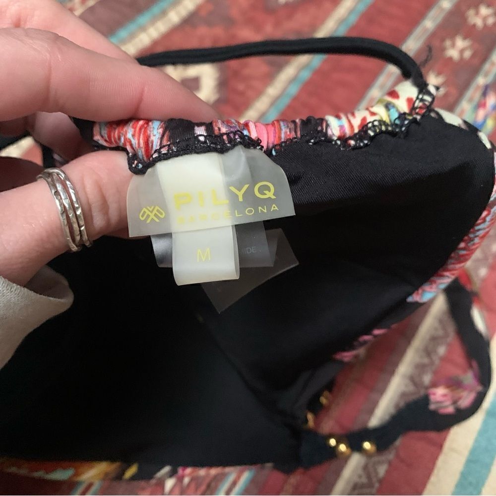 PilyQ Triangle Bikini Top Medium - Picture 3 of 5